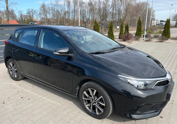 Toyota Auris cena 51900 przebieg: 102475, rok produkcji 2017 z Toruń małe 232